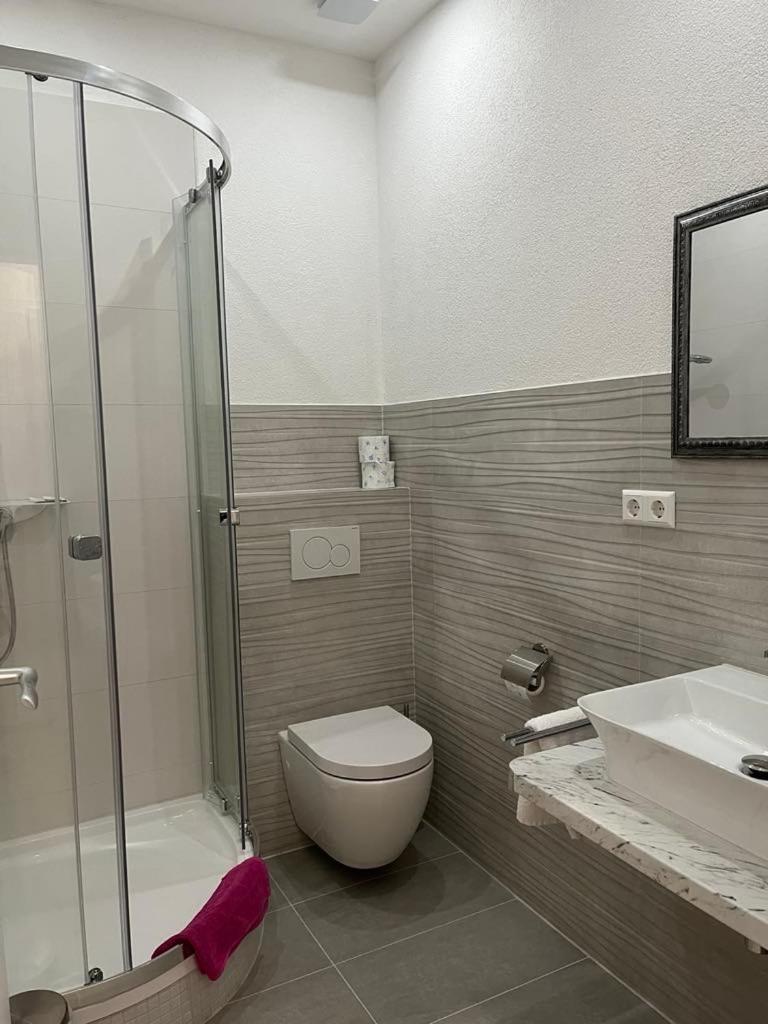 Trang Hotel 拉施塔特 外观 照片